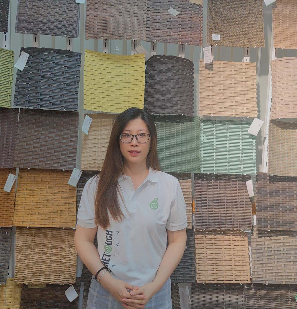 Gloria Cheng (Gérante de ventes)