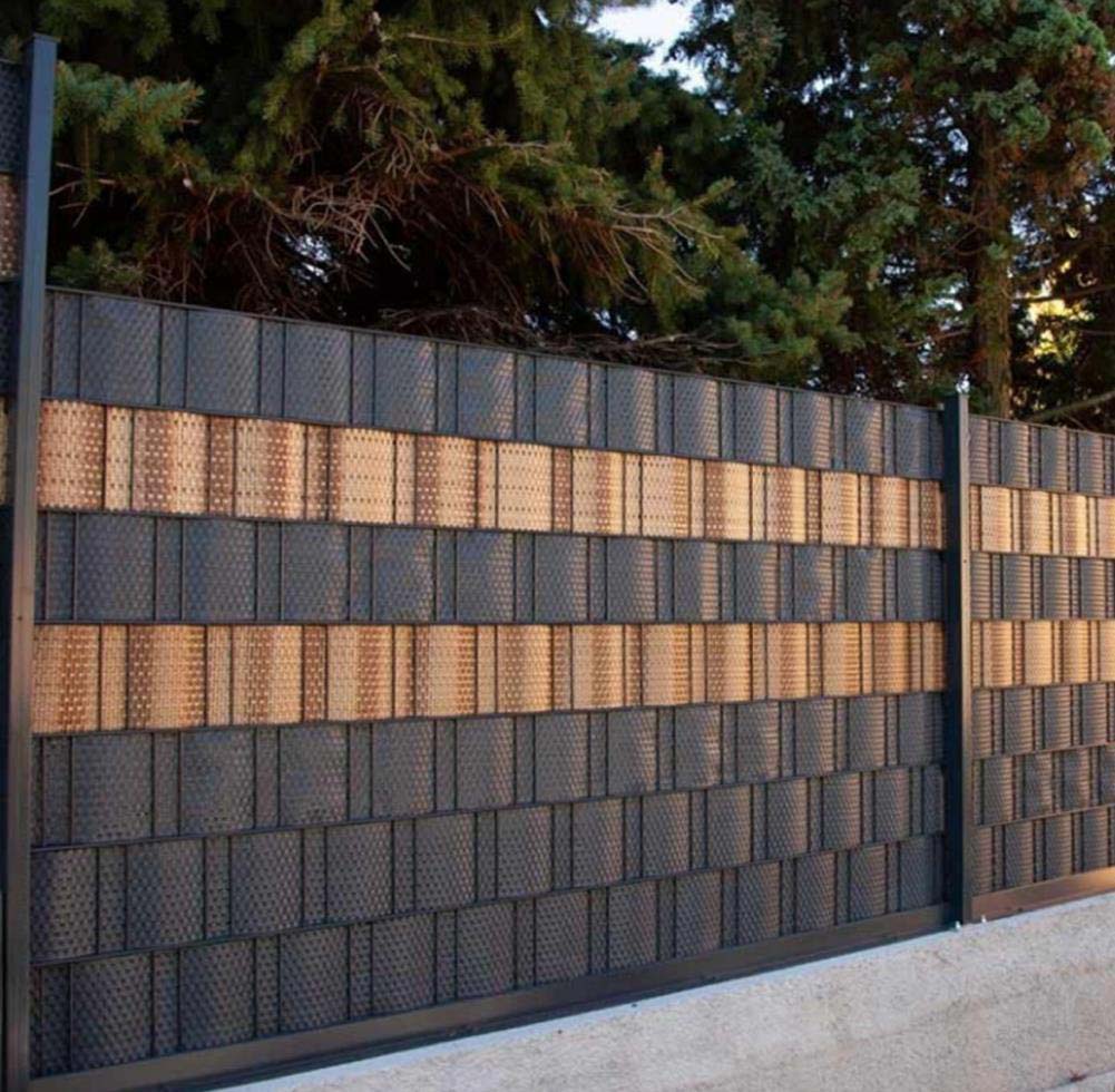 Synthetic Wicker Woven Panels Application on Fences