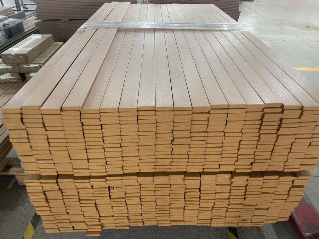 PE/PS WPC slats for outdoor furniture, factory-produced composite material ready for assembly